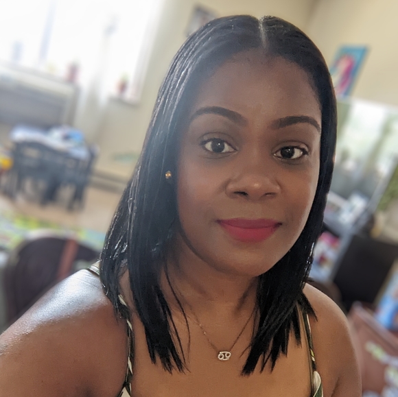 Meet your Posher, Carol - Picture 2 of 16